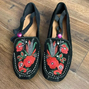 Baretraps‎ Womens Black Embroidered Floral Pattern  Accents Loafer Flats Size 6W